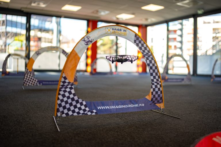 Animations-drone-interieur-pour-centres-de-loisirs-clubs-ados-10-23 SDLV_DIGITAL_UNDOART_WEB-101